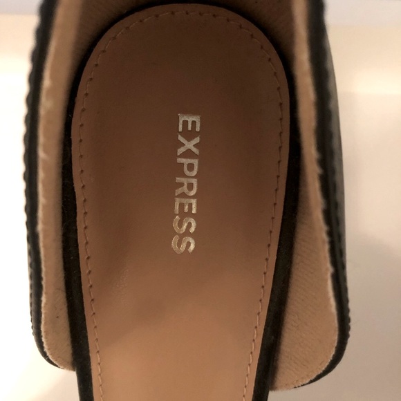 EXPRESS NWT Black Heels - Picture 5 of 6